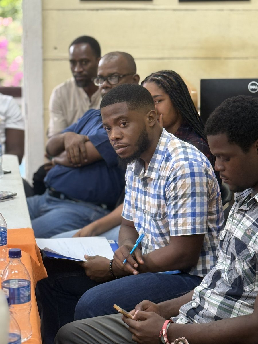 JerryTardieu's tweet photo. Cette semaine, j’ai pris plaisir à travailler avec le comité en charge des activités devant commémorer le 5è anniversaire du parti @EnAvantHT. Je félicite la Coordination Jeunesse du parti pour le dynamisme de ses nombreux membres et  son dévouement au parti et à ses aspirations https://t.co/d56WkToPrh
