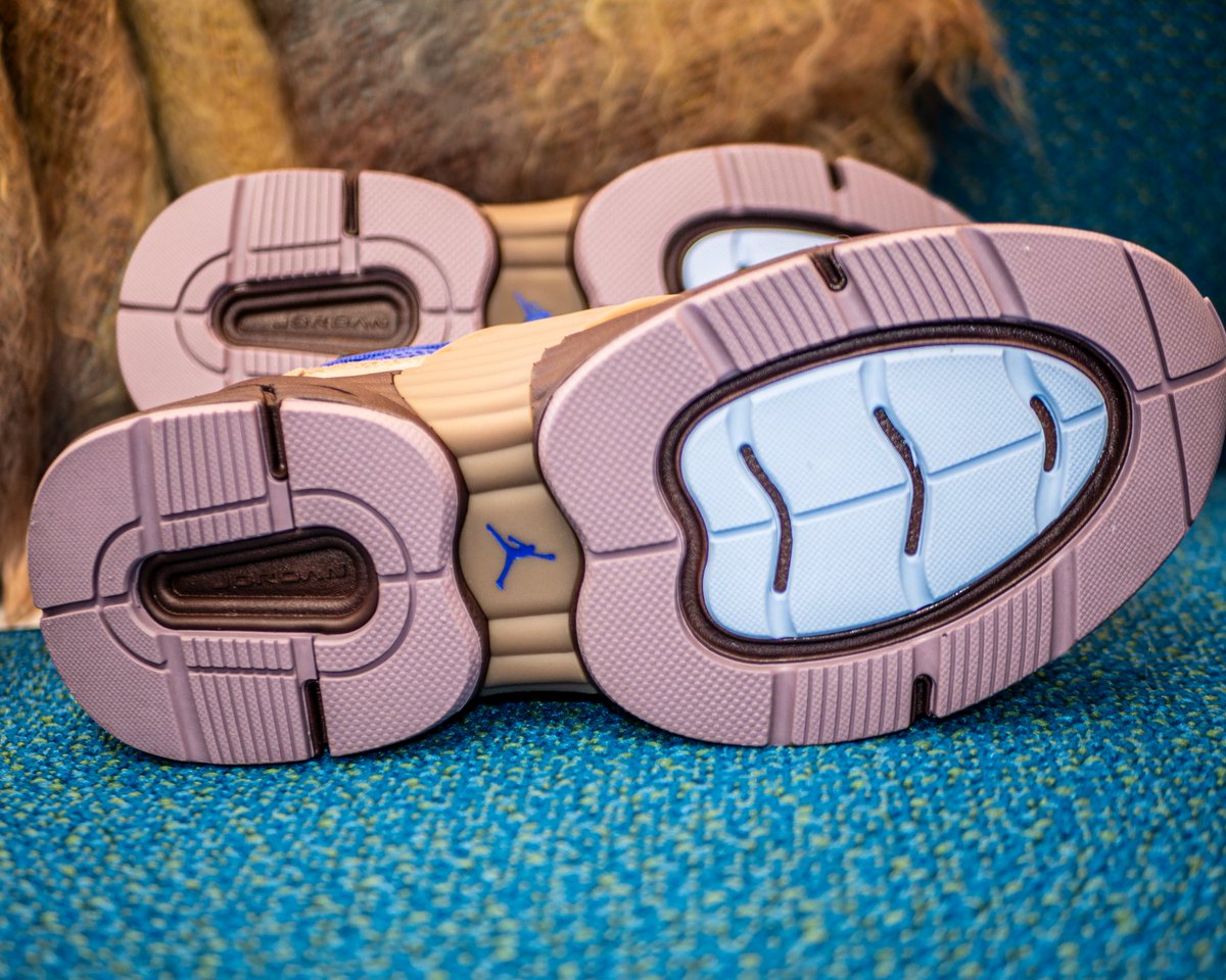 Trunner o/s Archaeo Brown/Persian Violet available now.
pufferreds.com/products/iq564…