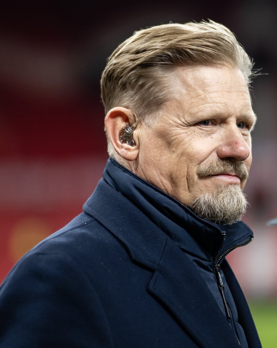 DHLManUtd's tweet image. 🤔 #WhoAmI…

Correct answer =Peter Schmeichel

Well done if you guessed correctly ✅