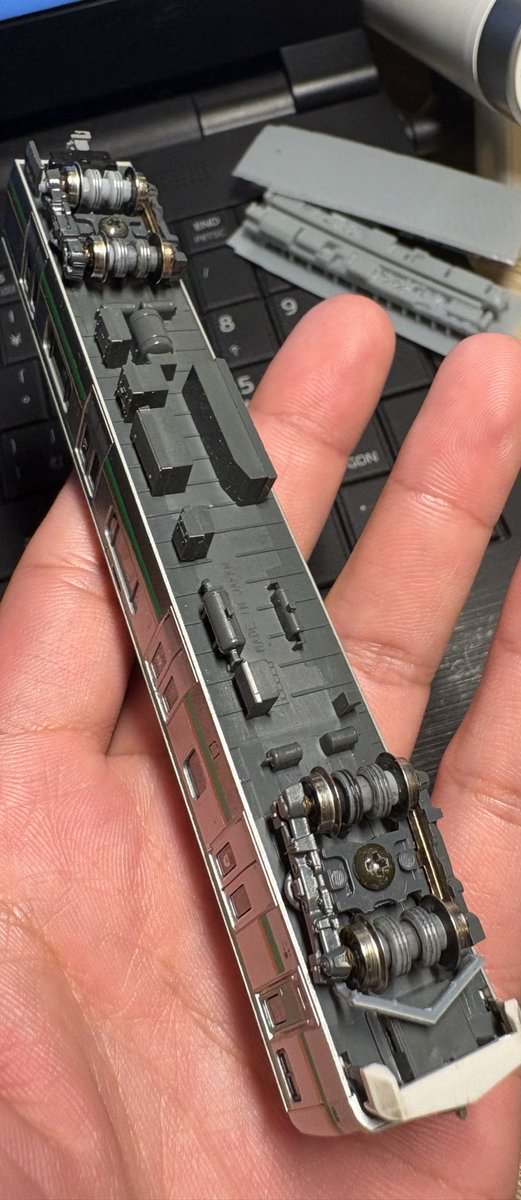 全ての軸にディスクブレーキを取り付けてみました☺️
やっぱりぎっしり感が違います！
（車両はE231-1000）