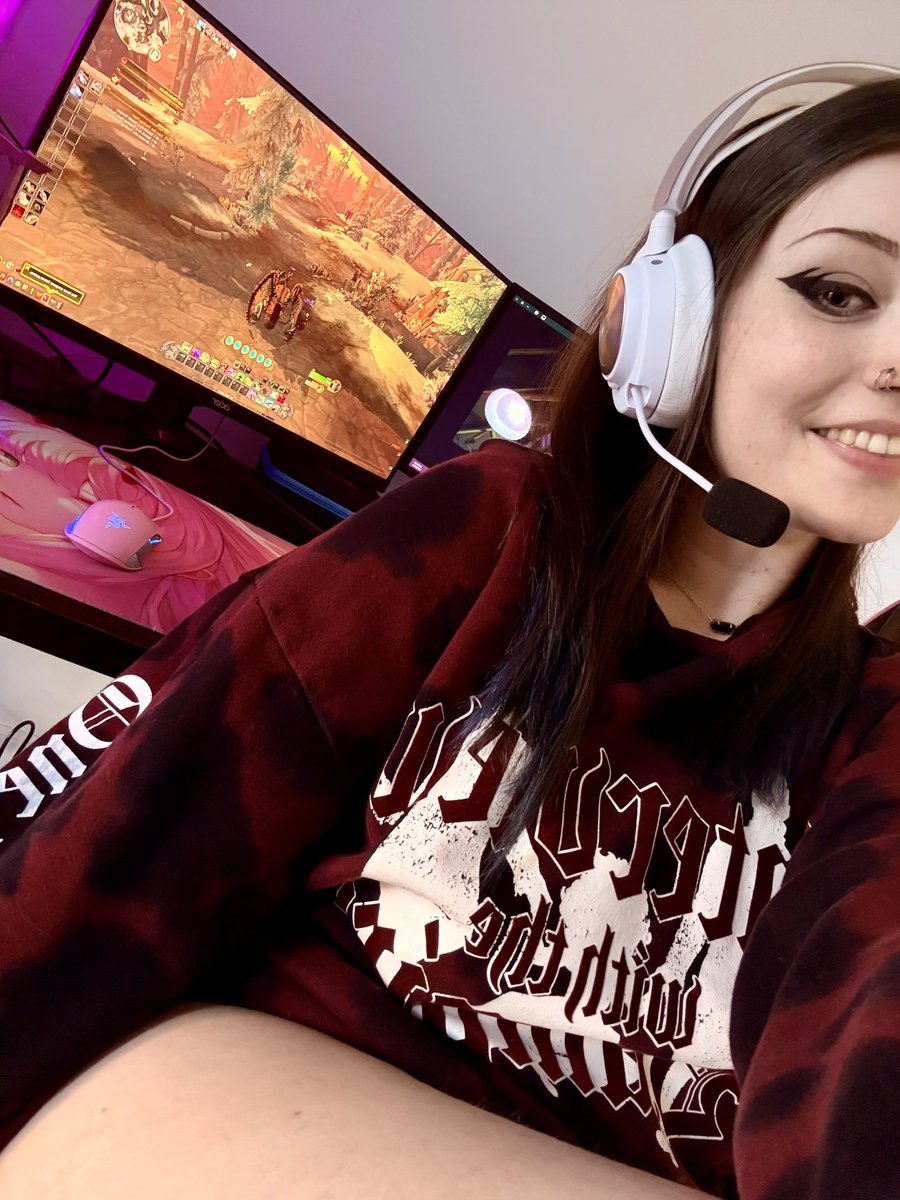 15 yrs old playing world of warcraft verses 27 yrs old playing word of warcraft 🤓
