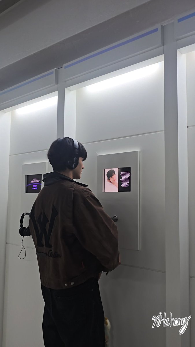 hai2high's tweet photo. 🎧좋당 https://t.co/ywq84wZVfC