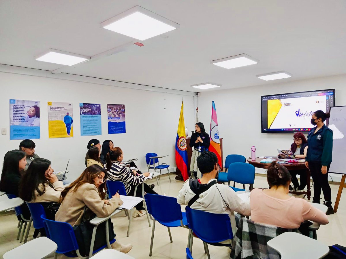 DefensoriaCol's tweet photo. Convocamos mesa de monitoreo para brindar atención integral y seguimiento a las protestas por situaciones asociadas a violencias basadas en género en la @UPTCoficial, en Tunja, Boyacá.

Continuaremos incidiendo en la construcción de espacios seguros y libres de todo tipo de violencia, desde la articulación interinstitucional, el diálogo y el consenso entre las partes.