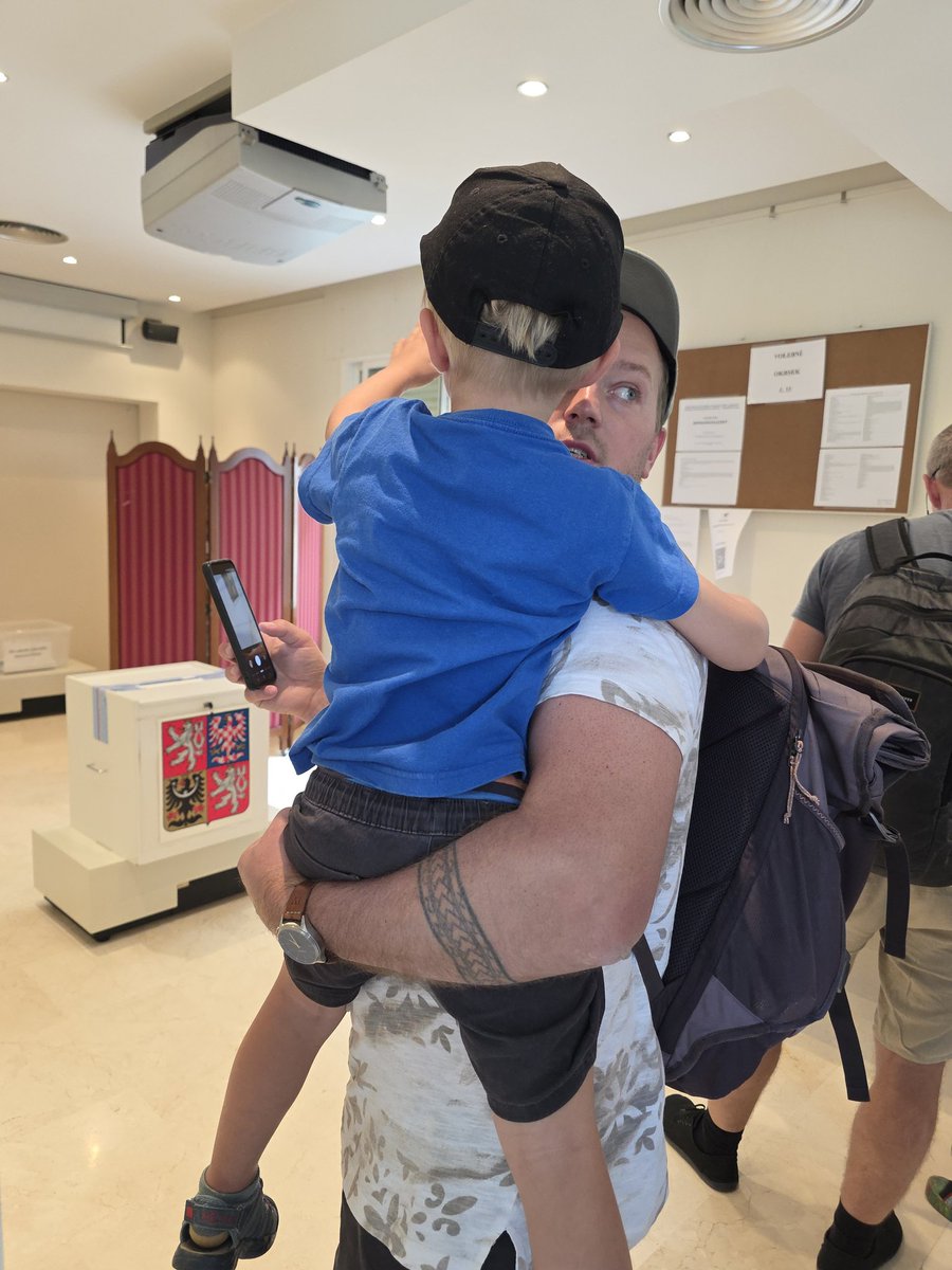 LiborSecka's tweet image. Volby 2025 #Madrid v plném proudu.
Czech elections.
Elecciones generales checas 2025. 
@CzechEmbMadrid