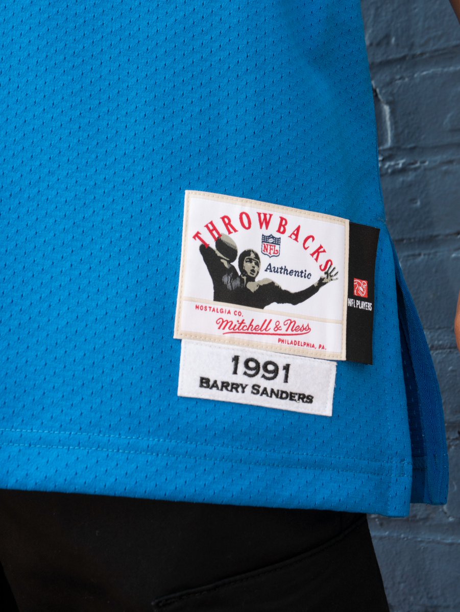 Throwback Barry Sanders Jersey available now!
pufferreds.com/products/mitch…