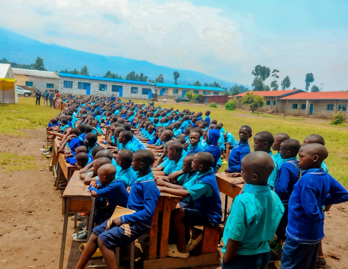 <a href="/NsengClaudien/">NSENGIMANA Claudien</a> <a href="/TheoKayiranga/">Kayiranga Theobald</a> <a href="/REBRwanda/">Rwanda Basic Education Board</a> <a href="/Rwanda_Edu/">Ministry of Education | Rwanda</a> <a href="/NESA_Rwanda/">NESA Rwanda</a> <a href="/RTB_Rwanda/">Rwanda TVET Board</a> <a href="/gahundemaurice/">Maurice Mugabowagahunde</a> <a href="/Busogosector/">Busogo Sector/Musanze Ditrict</a> <a href="/Mamaurwagasabo1/">Mama Urwagasabo Tv</a> <a href="/RwandaLocalGov/">Ministry of Local Government | Rwanda</a> Mu izina rya <a href="/Ch_JesusChrist/">The Church of Jesus Christ of Latter-day Saints</a>, Bwana John Koranteng yavuze ko bishimira kugira uruhare mu bikorwa biteza imbere uburezi n'iterambere ry'umuturage, avuga ko ibikorwa by'urukundo bakora bishingira ku ijambo ry'Imana risaba abantu gukundana.