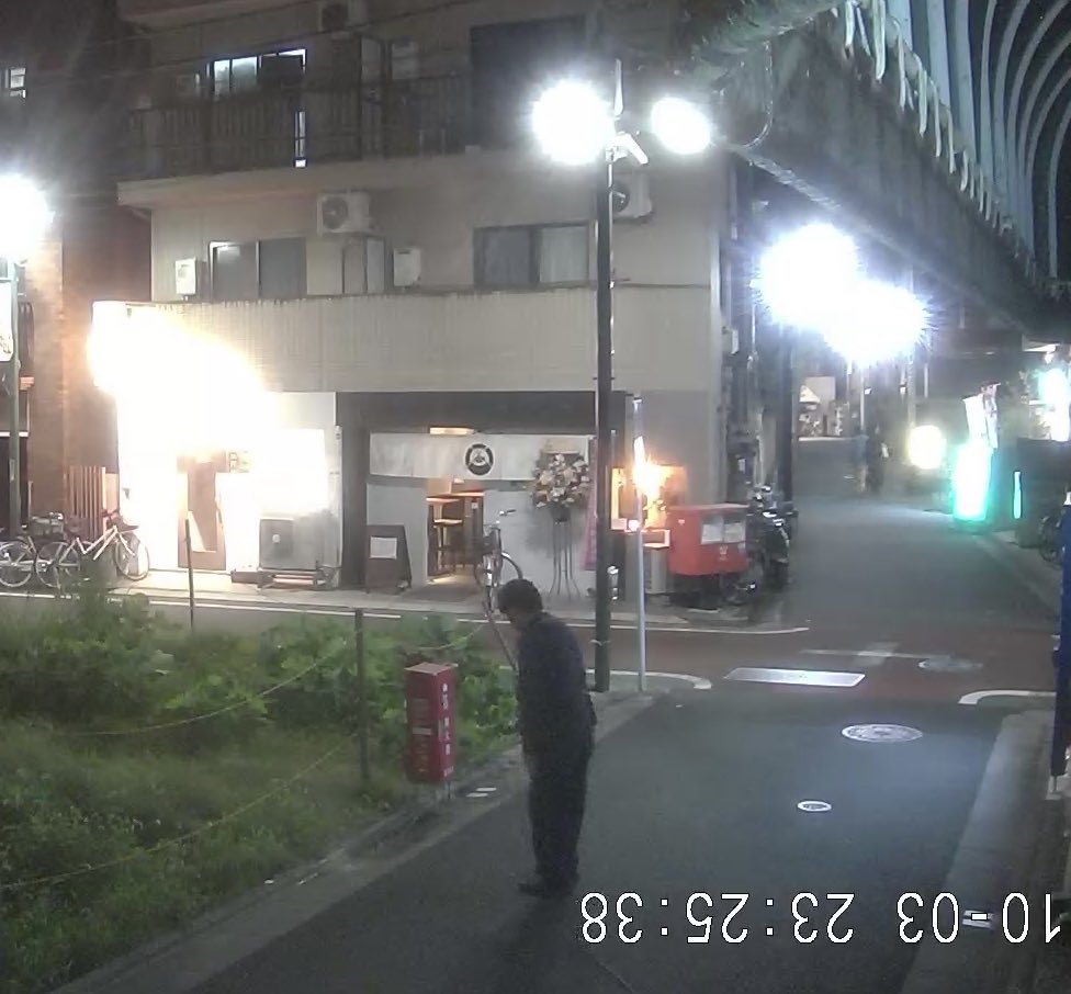 GRANDSTAR0108's tweet image. 今日のクズ。
最近多いなー 
今回ももちろんしっかり掃除させました。
#江古田
#練馬
#立ちション
#小便小僧
