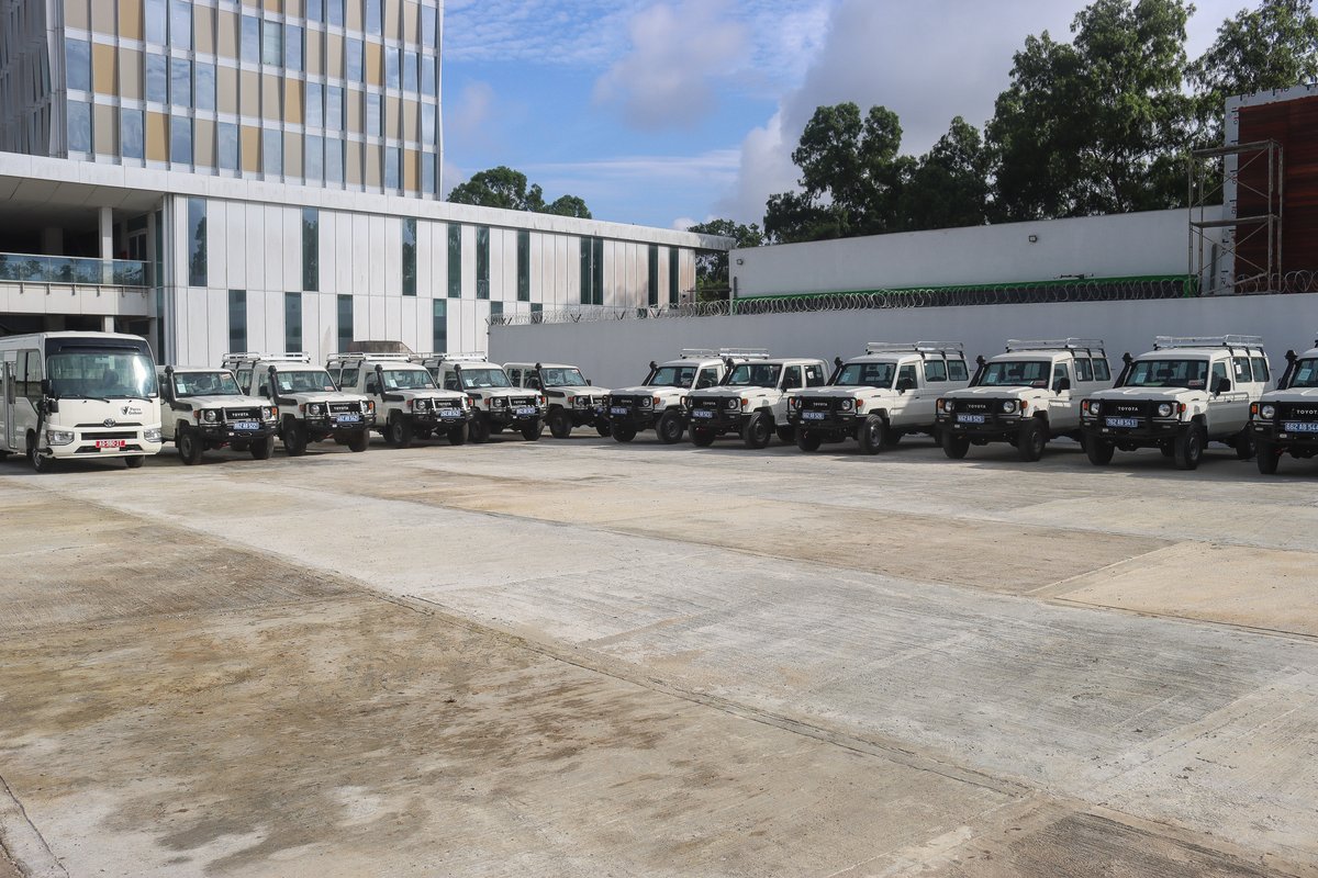 Le PNUD Gabon, à travers le financement <a href="/CAFISecretariat/">CAFI🌳</a> , a remis ce jour 19 véhicules au Ministre des Eaux &amp; Forêts pour <a href="/Parcs_Gabon/">Agence Nationale des Parcs Nationaux</a>  du #Gabon. 

Les objectifs de cet appui sont:

✅ Améliorer la mobilité des écogardes
✅ Intensifier la lutte contre le braconnage
✅ Sécuriser