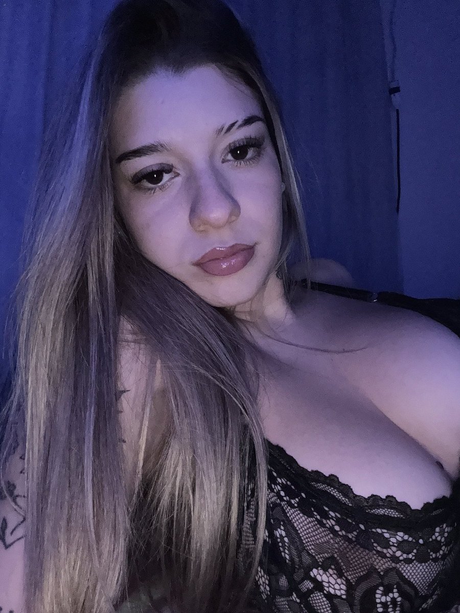 ElizabethsShade's tweet photo. Pussy soaked, attitude fierce, and ready to misbehave
hit my FREE link now https://t.co/2xeaK77UDy