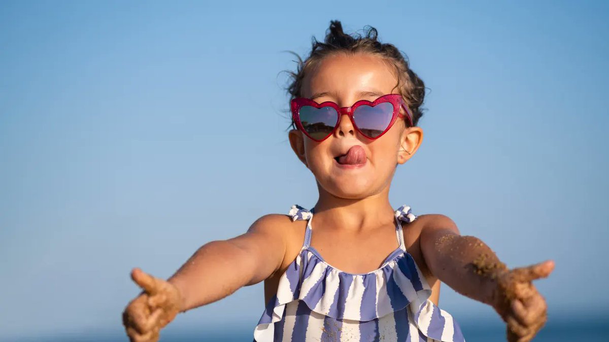 a1biz's tweet image. I've worked with over 1,000 kids. The most 'powerful' phrases to use when your child is upset—at every age cnb.cx/3VhRGh9 
#1onInspiration #1onHappiness #inLife