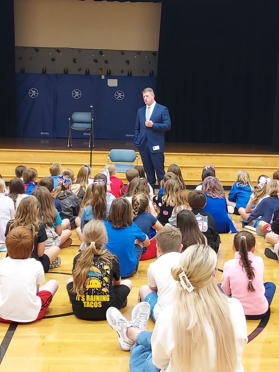 RepTimOneal's tweet image. This morning, I spoke to the third-grade classes at Trinity East Elementary  in the @TrinityAreaSD  about my experiences in the military as the students prepare to write letters to Vietnam veterans participating in the Stars and Stripes Honor Flight to Washington, D.C.