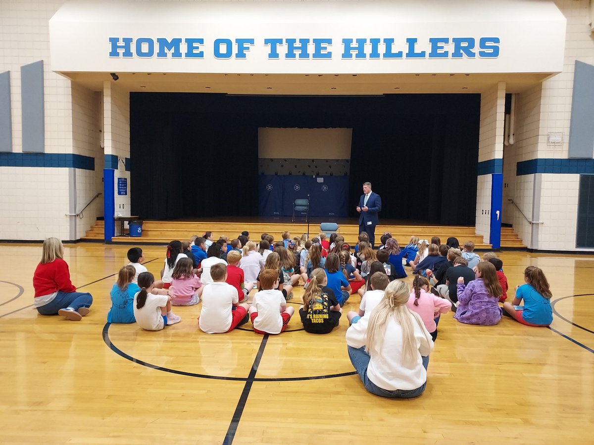 RepTimOneal's tweet image. This morning, I spoke to the third-grade classes at Trinity East Elementary  in the @TrinityAreaSD  about my experiences in the military as the students prepare to write letters to Vietnam veterans participating in the Stars and Stripes Honor Flight to Washington, D.C.