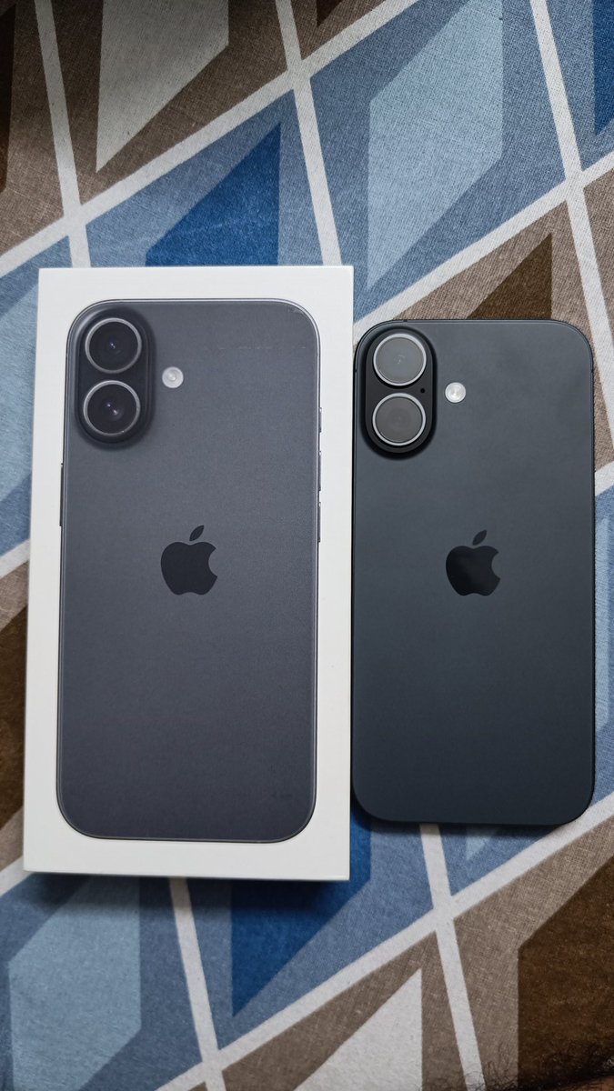 SameerAkhtar_'s tweet photo. feels kinda good tbh🥰
#iphone17 https://t.co/QiQhXCej3p