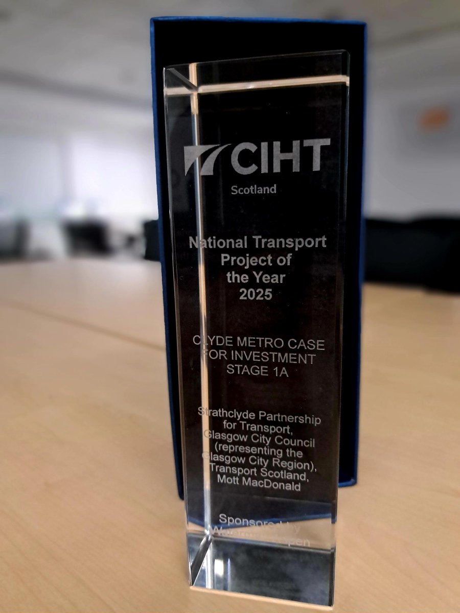 WeareSPT's tweet photo. SPT is delighted to announce that the Clyde Metro Case for Investment Stage 1a (Case for Change and Initial Option Development) won the National Project of the Year award at the Chartered Institution of Highways &amp; Transportation (CIHT) Scotland branch annual dinner last night 🏆 https://t.co/dvAyhTKOvR