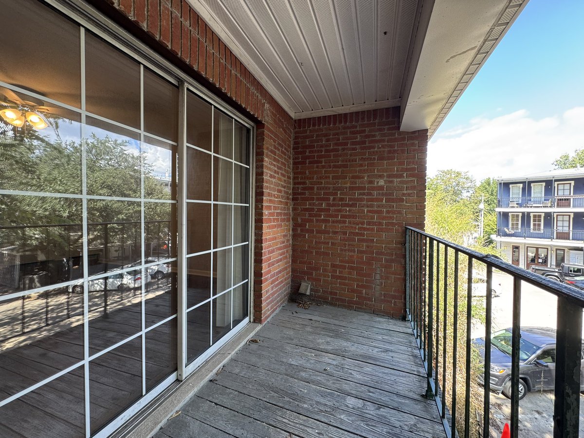 📍1001 Cotton Row, B5
💲1,400month
⭐️For Rent - Available NOW

This 2 Bed/2 Bath unit located right behind Bin 612 offers the convenience of being within walking distance to some of Starkville’s most popular restaurants and the MSU campus!

Maroon &amp; White Realty | 662-615-0703