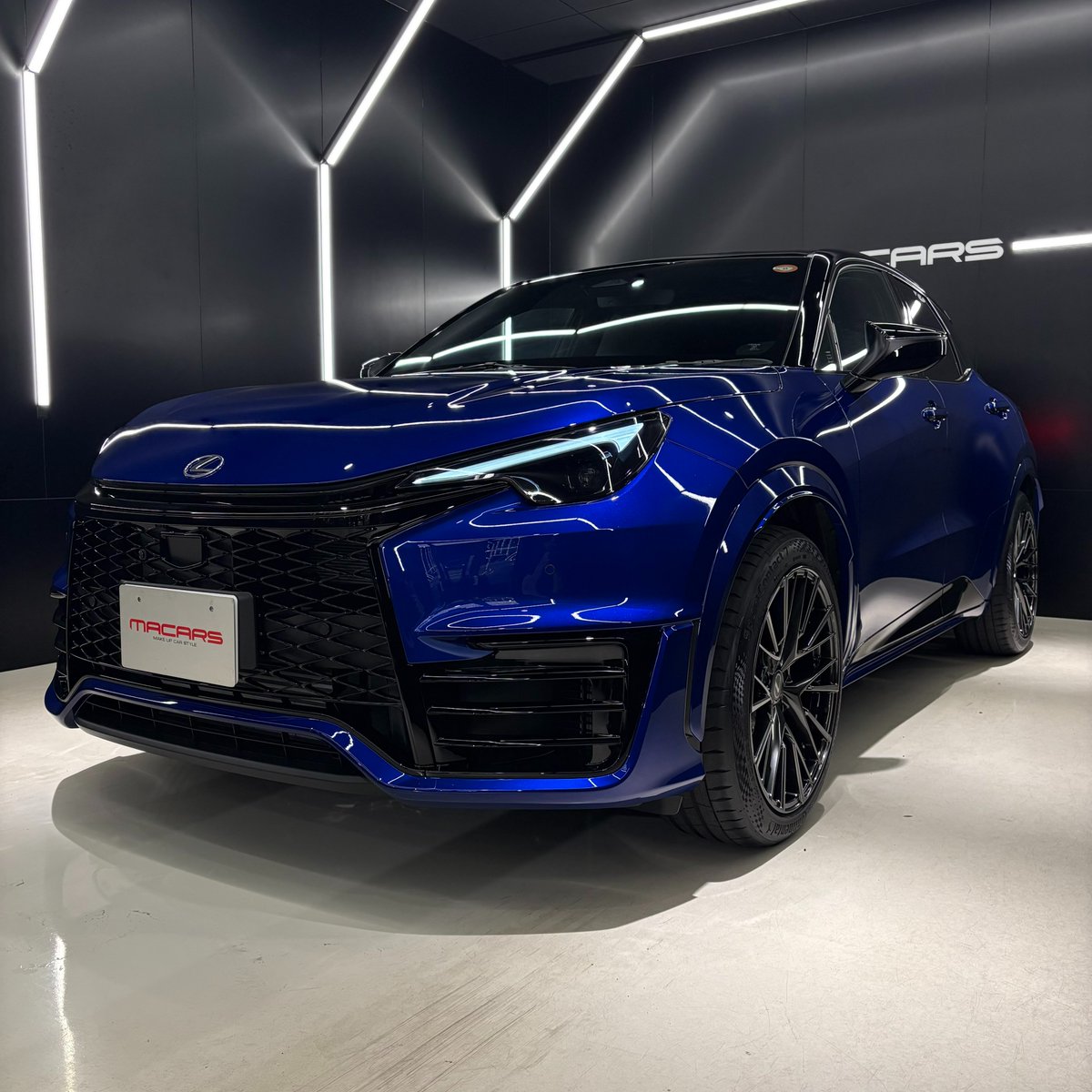 takamaro_supra's tweet photo. MACARSさんからAdam's Graphene Ceramic Coating Advancedが仕上がったので引き取ってようやく運転できたけど、トンボ帰りでミラー型ドラレコやらレー探取付でろくに乗れてない😂
しかしヒートブルーの深みがさらに増してマジでヤバイ😍
＃LBXMORIZO https://t.co/Jduep7kAyn