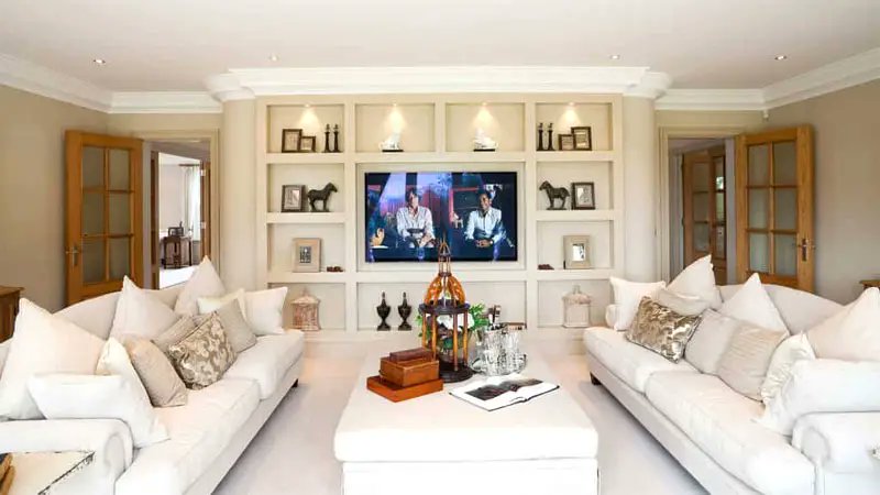 workwithevan's tweet image. Designing your living room can feel overwhelming with so many options! 😅
Check out these 46 living room design ideas and find inspiration that suits you. 🛋️
#LivingRoom #LivingRoomDesigns
LocalInfoForYou.com/200990/amazing…