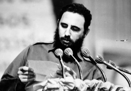 3 de octubre de 1965: #FidelCastro lee la carta de despedida del #ComandanteErnestoCheGuevara. <a href="/CubaMined/">MINED</a> <a href="/CubaEduca/">Portal Educativo</a> <a href="/AlemanYandry/">Yandry Alemán Viera</a> <a href="/DPEVillaClara/">DGEP Villa Clara</a> @DMESagua <a href="/LienMons/">Lien O'farril Mons</a> #CubaViveEnSuHistoria
