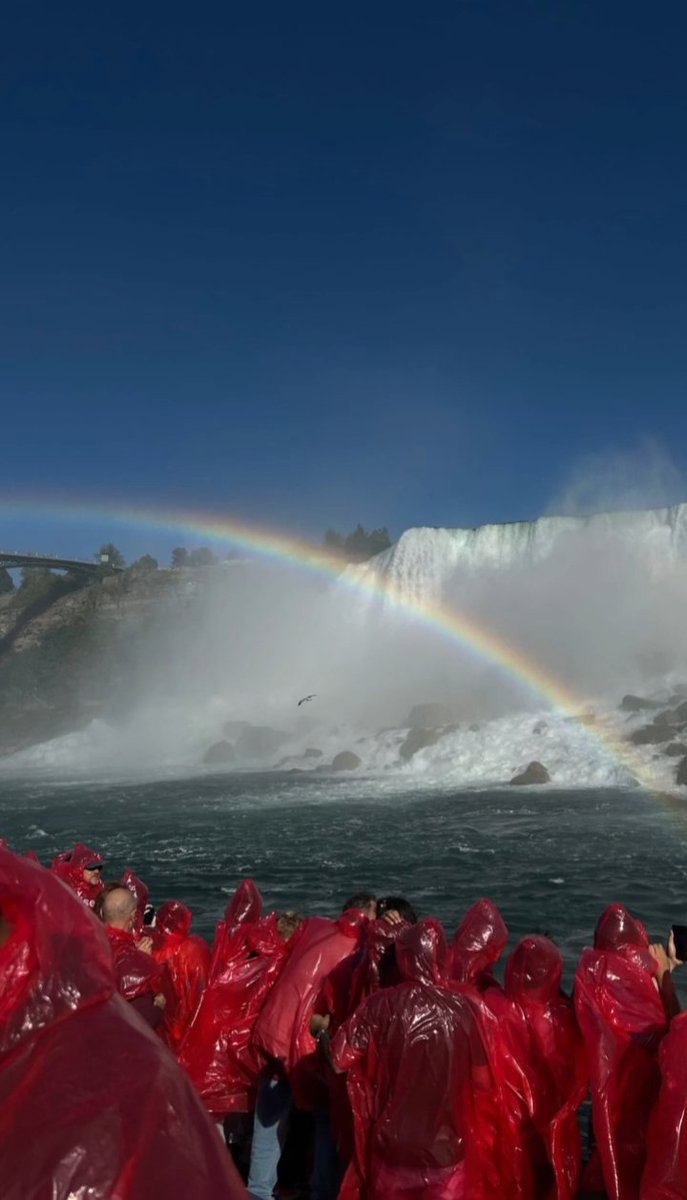 StellaAllenGfx's tweet photo. I DONT HAVE ANY WORDS FOR THIS BEAUTY IT WAS MORE PERFECT IRL <3
#vacation #Niagarafall #PrettyCrazy https://t.co/FRCqjIaxeG