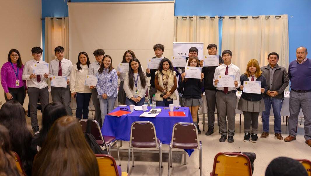 SRequinoa's tweet photo. El día martes 30 de septiembre, se llevó a cabo Debate estudiantil con la temática "Influencia de sus pares en el consumo de drogas y alcohol" en Liceo Requinoa,en esta instancia participaron representantes de enseñanza media, desde 1° a 4°Medio. https://t.co/mwWgFbCJBR