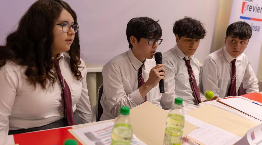 SRequinoa's tweet photo. El día martes 30 de septiembre, se llevó a cabo Debate estudiantil con la temática "Influencia de sus pares en el consumo de drogas y alcohol" en Liceo Requinoa,en esta instancia participaron representantes de enseñanza media, desde 1° a 4°Medio. https://t.co/mwWgFbCJBR
