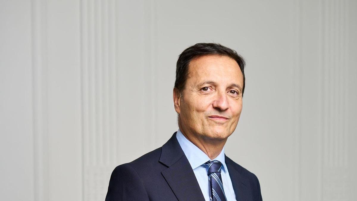 informacion_es's tweet photo. Devesa Abogados ficha al catedrático de Derecho del Trabajo de la UA David Montoya https://t.co/jFCLY0UxRp https://t.co/VVBhNm5z0C