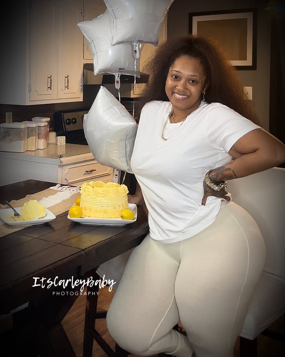 OfficiallyOsha's tweet photo. JUST IN CASE YALL FORGOT WHO DAY IT IS… 😏🌬️🍰
🧘‍♀️🪄💪 It’s my birthday! I’m forever grateful!
#LIBRA #Birthday #Viral #Trending
( 𝘀𝗲𝗻𝗱 𝗮 $𝟭 𝘁𝗼 𝗺𝘆 𝗯𝘂𝘀𝗶𝗻𝗲𝘀𝘀 $𝗡𝗼𝘁𝗲𝗯𝗼𝗼𝗸𝗦𝗮𝗹𝗼𝗻💰 𝗮𝗻𝗱 𝗜 𝗧𝗛𝗔𝗡𝗚𝗬𝗔𝗔𝗔𝗔 😂) https://t.co/7rtZtAbeQT