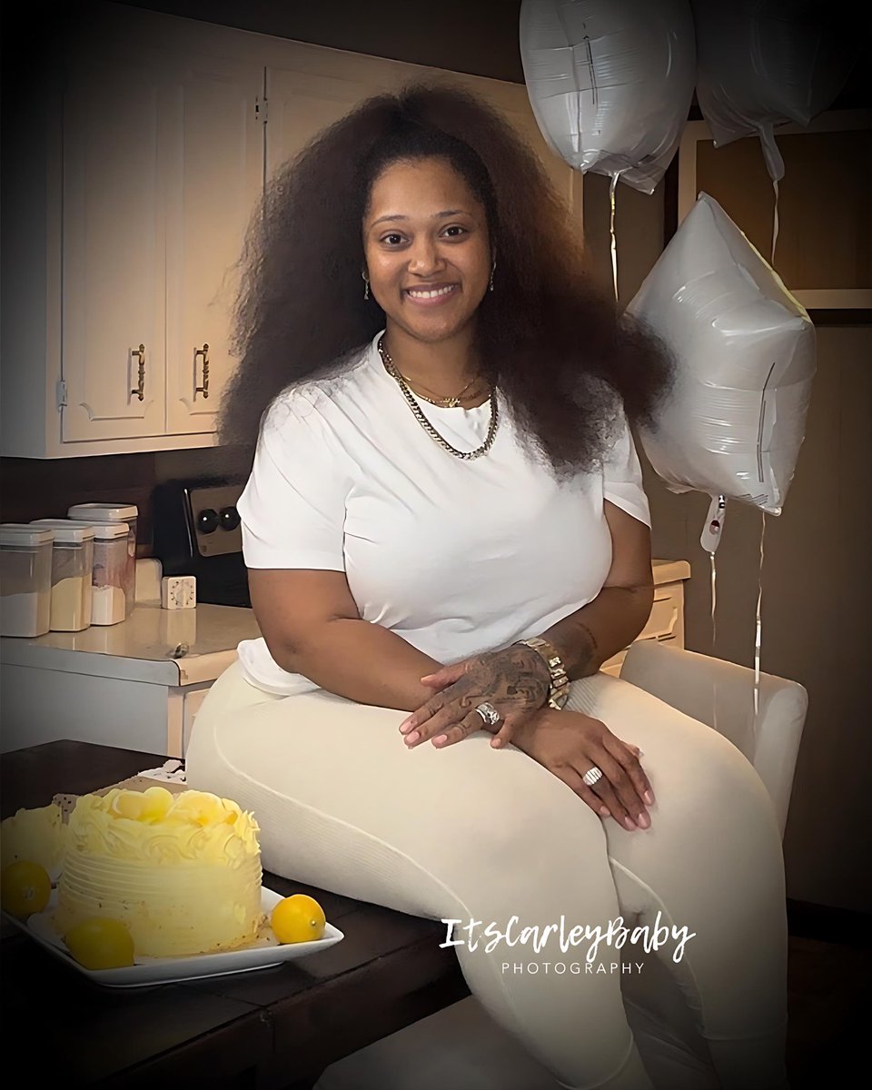 OfficiallyOsha's tweet photo. JUST IN CASE YALL FORGOT WHO DAY IT IS… 😏🌬️🍰
🧘‍♀️🪄💪 It’s my birthday! I’m forever grateful!
#LIBRA #Birthday #Viral #Trending
( 𝘀𝗲𝗻𝗱 𝗮 $𝟭 𝘁𝗼 𝗺𝘆 𝗯𝘂𝘀𝗶𝗻𝗲𝘀𝘀 $𝗡𝗼𝘁𝗲𝗯𝗼𝗼𝗸𝗦𝗮𝗹𝗼𝗻💰 𝗮𝗻𝗱 𝗜 𝗧𝗛𝗔𝗡𝗚𝗬𝗔𝗔𝗔𝗔 😂) https://t.co/7rtZtAbeQT