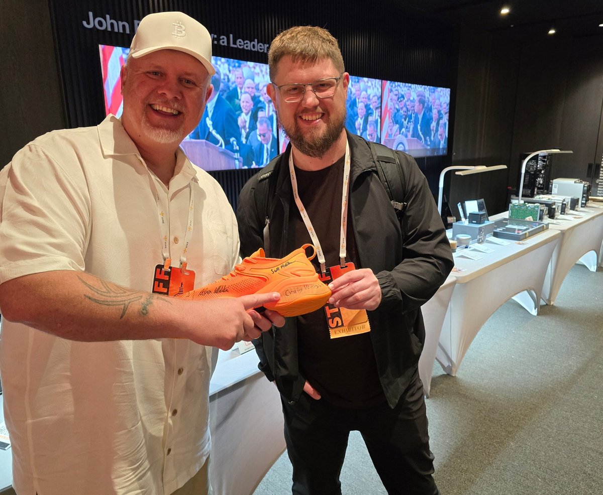 DiscoverBDC's tweet image. For 3yrs we been collecting autographs on these Bitcoin orange @McLarenF1 sneakers for a future auction to help BMM. During @btcindc_ we added new names to this growing list of legends. We breath PoW hence the only PoS we accept here is Proof of Signature 😉
🙏 to all 24 of u  👇