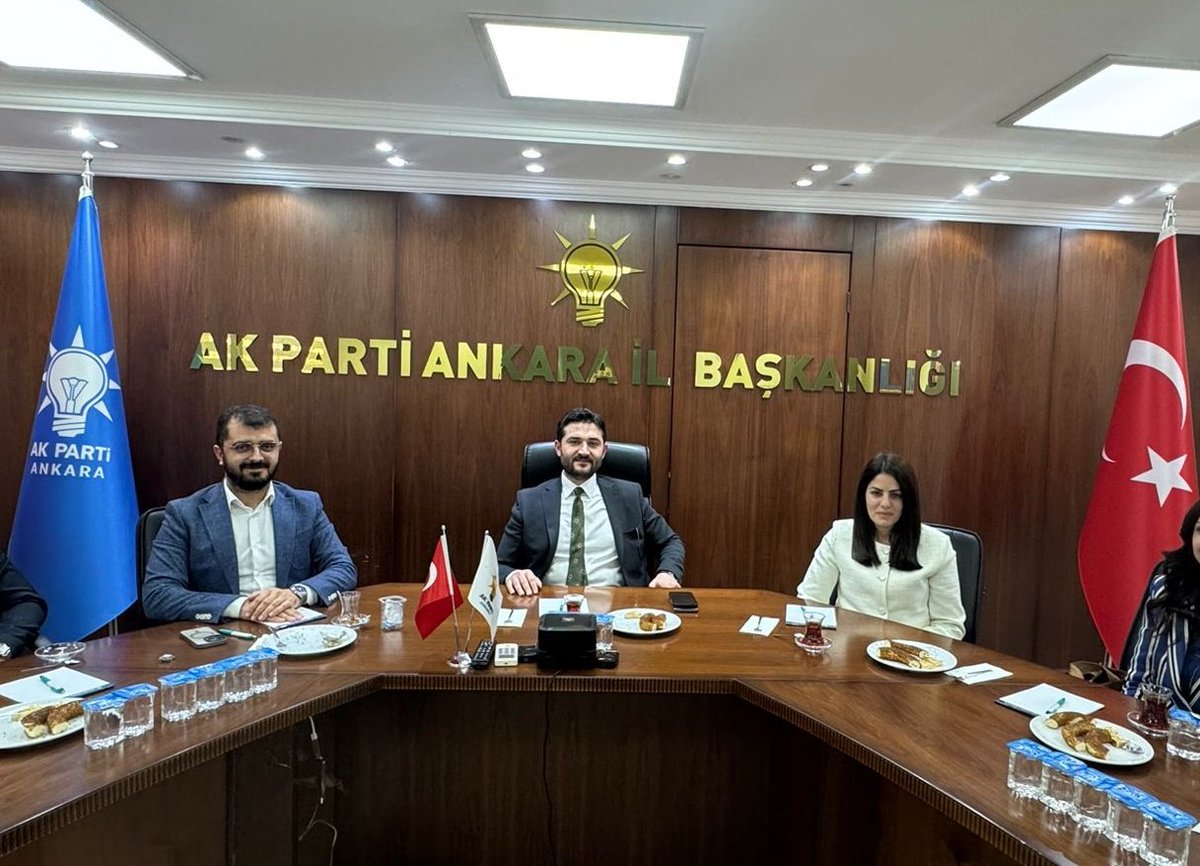 Akparti06secim's tweet photo. Ak Parti Ankara İl Avukat Koordinatörümüz @avmuratcandogan başkanlığında il avukat koordinatörlüğü toplantımızı gerçekleştirdik.

@hakanhanozcan
@emrhntrn https://t.co/zjs9y8YOg0