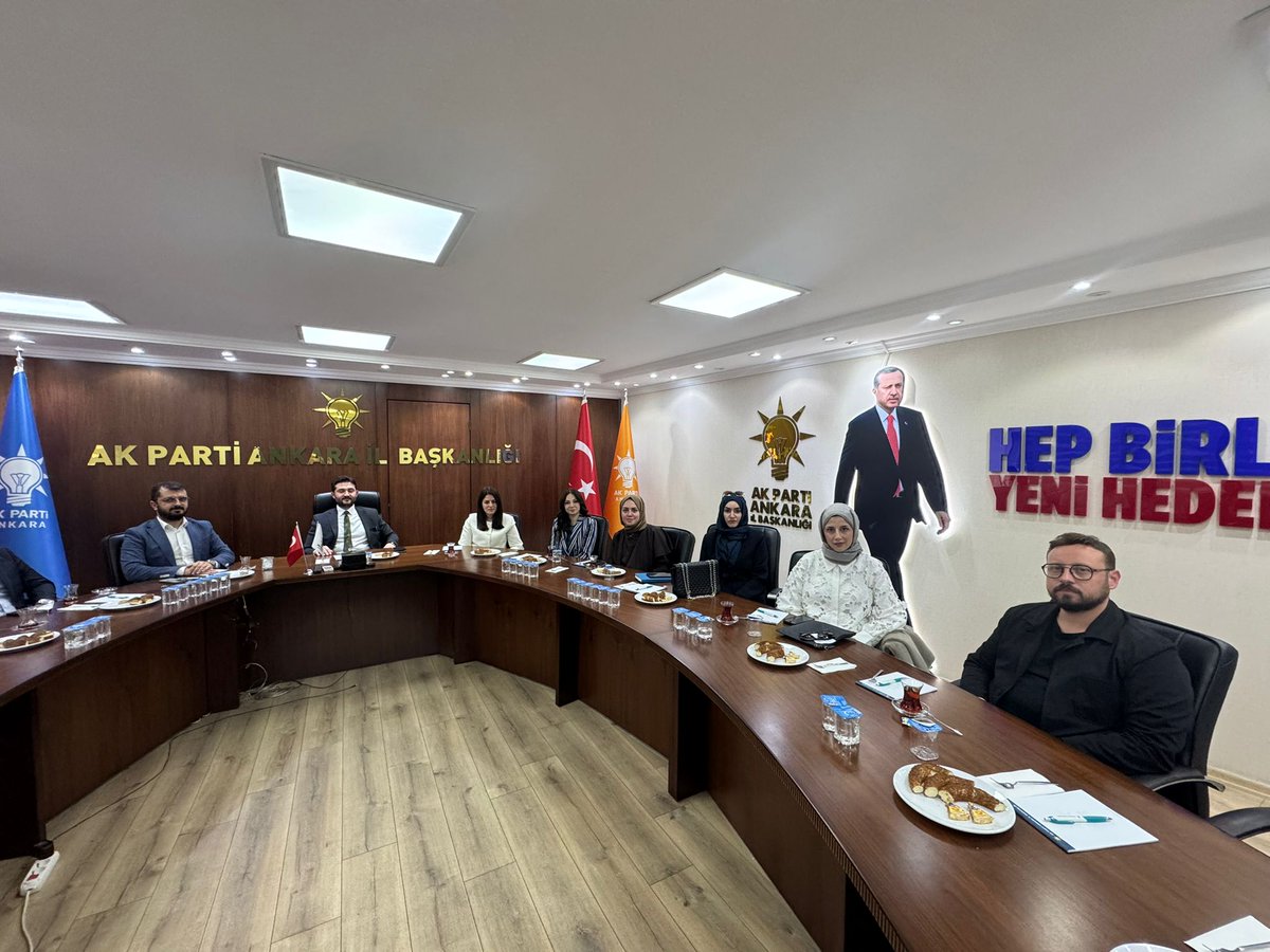 Ak Parti Ankara İl Avukat Koordinatörümüz <a href="/avmuratcandogan/">Av. Murat Can Doğan</a> başkanlığında il avukat koordinatörlüğü toplantımızı gerçekleştirdik.

<a href="/hakanhanozcan/">Hakan Han ÖZCAN 🇹🇷</a>
<a href="/emrhntrn/">Emirhan Turan 🇹🇷 ⚖</a>
