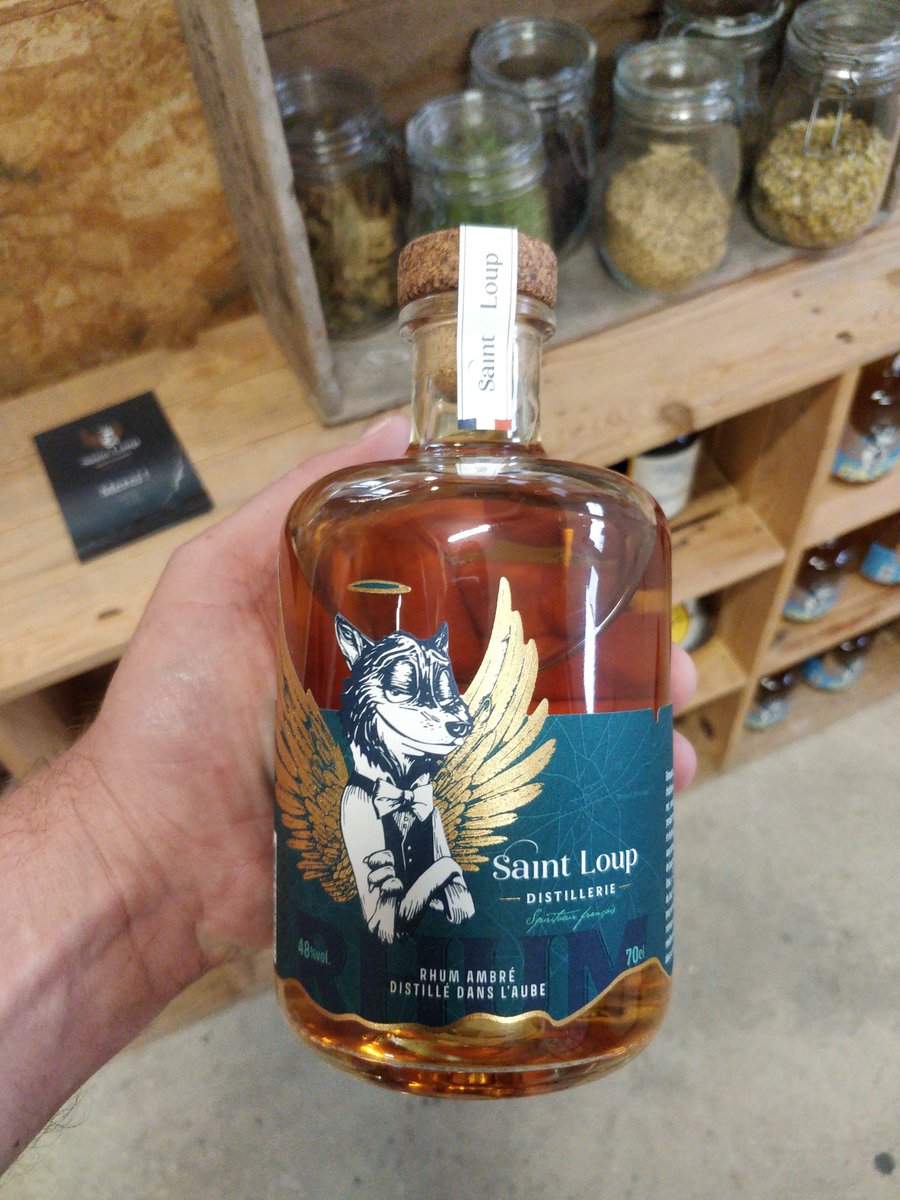 DistillerieLoup's tweet photo. Nouveau : Rhum Ambré Saint Loup ✨
Une édition ultra-limitée : seulement 250 bouteilles numérotées.
Vieilli 7 mois en fût de chêne → vanille, chocolat noir, banane flambée, finale épicée🔥
⚠️ Prochaine dispo : septembre 2026
👉 À découvrir &amp; commander : https://t.co/6GEQcszBAl https://t.co/tt1bVadRNc