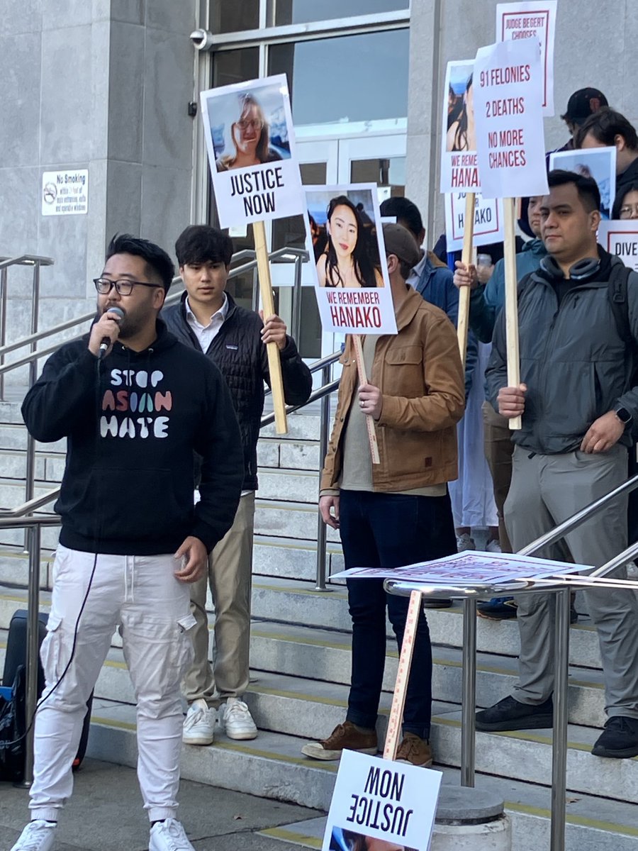 #StopAsianHate heard loudly this morning at #SanFrancisco Hall of Justice as community members stand in memory of #Hanako. Defendant, after 91 felony charges, wants diversion. <a href="/MissLily/">MissLily</a> ⁦<a href="/TheVOSF/">The Voice of San Francisco</a>⁩ ⁦<a href="/incitafusio/">Liz4SF</a>⁩ #aapi ⁦<a href="/StopAAPlHate/">StopAAPIHate</a>⁩ #crime ⁦<a href="/JadeTu4SF/">Jade Tu 徐加儀</a>⁩