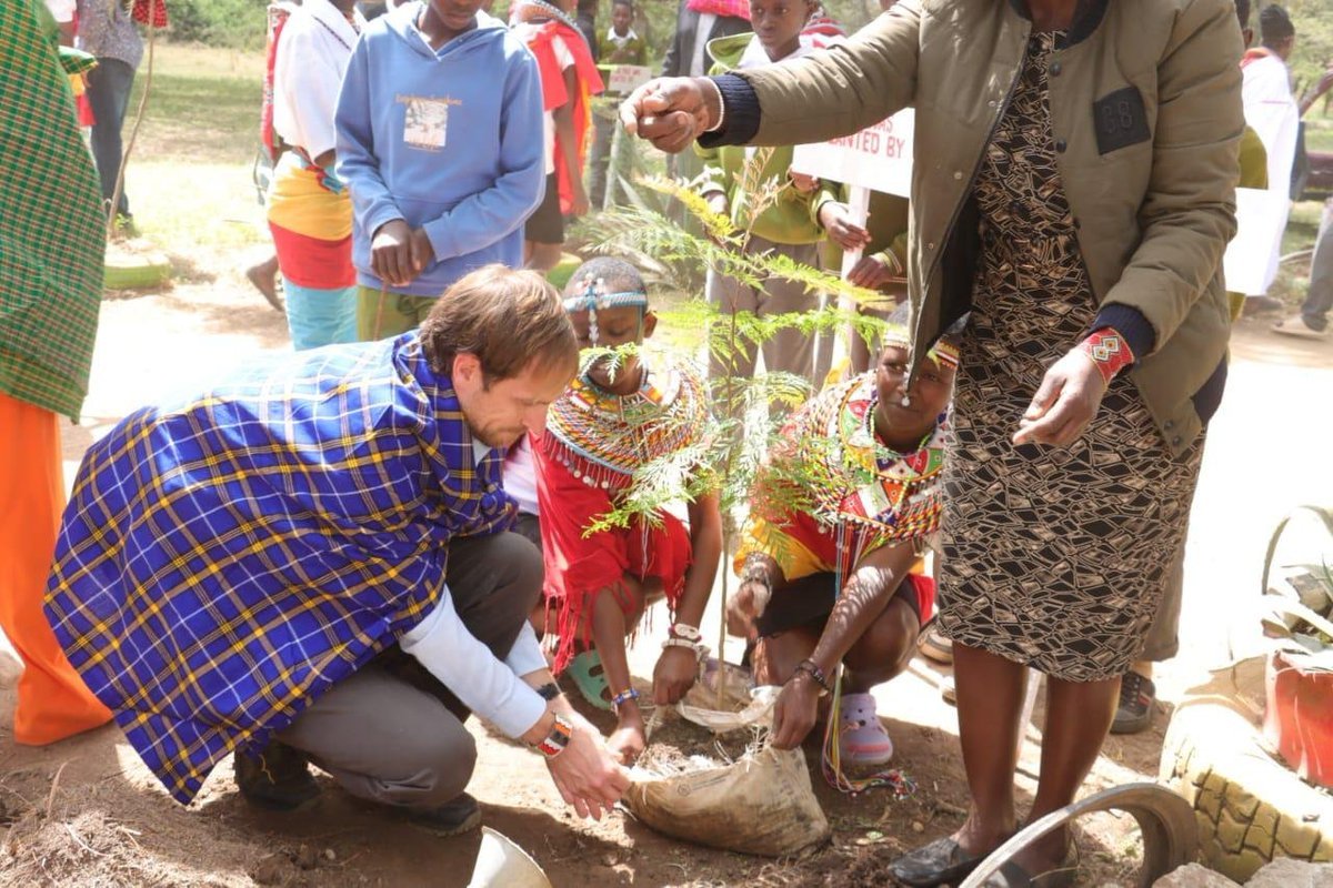 Today, <a href="/FCDCKenya/">FCDC Kenya</a>  &amp; <a href="/RaspberryPi_org/">Raspberry Pi Foundation</a> , together with @bend_durbin, Fiona Coventry, <a href="/PeterWairagu/">Peter Wairagu</a> &amp; Keeru Sandra, engaged learners &amp; leaders in Maralal to advance computing skills in schools.

Visits to St. Paul, Tamiyoi &amp; Lkuroto schools saw learners (Grades 4–9) showcase their
