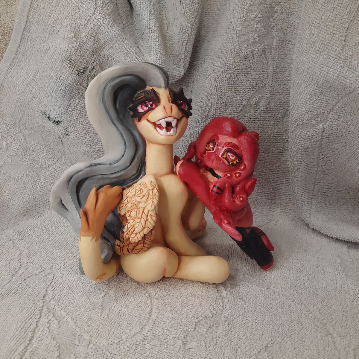 armand00ll's tweet photo. Some cute spoiler uwu

#MLP #mylittleponyfriendshipismagic #mylittlepony #pony #crafting https://t.co/L1oecPm2oJ