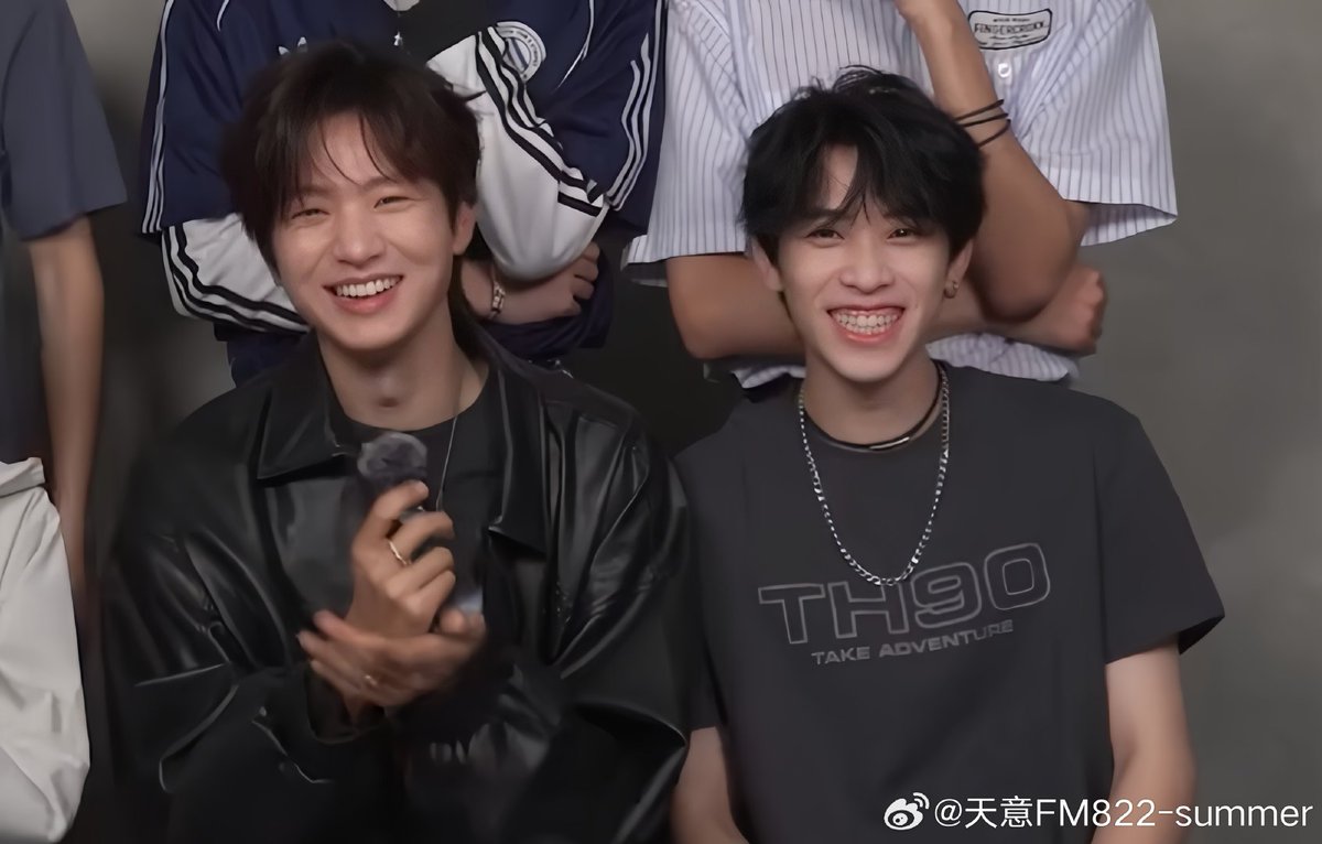 LY_LEADER_CIIU's tweet image. เด็กน้อยทั้งสองคนจะต้องมีความสุขเสมอ🥹
#หลัวเหยียน #luoyan 
#lixijie #หลี่ซีเจี๋ย
#奔赴少年CIIU
#CIIU #jyp #jypchina