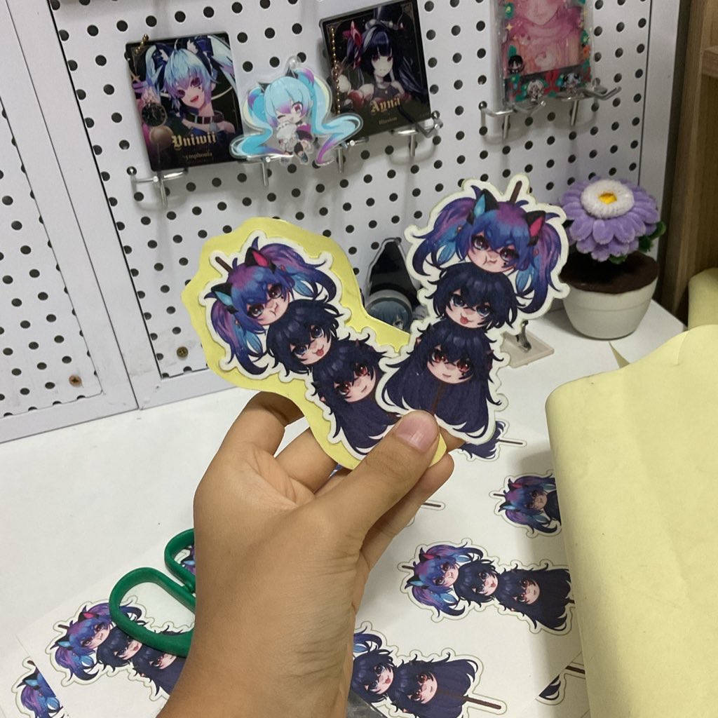 Mushroo92431511's tweet photo. เมลกะคุนทิว(@ongwisith )มี give away ไปแจกด้วยนะฮะะะะ🥹💖 มีประมาณ10กว่าชิ้นฮะ✨ เป็นงาน hand made คั๊บ🫶🏻 อยู่ในขั้นตอนการผลิตอาจจะมีไม่เรียบร้อยบางส่วนบ้าง แต่ทำด้วยใจนะคั๊บบบ💜🩷🩵
มารับได้ที่หน้างานเลยนะฮะะ อยู่ทั้งวันเลยคัชรั๊กเม่นรั๊กวี่🤏🏻

 #วันเกิดปีนี้สัญญาจะเลิกIntrovert https://t.co/g1vYbaB9u8