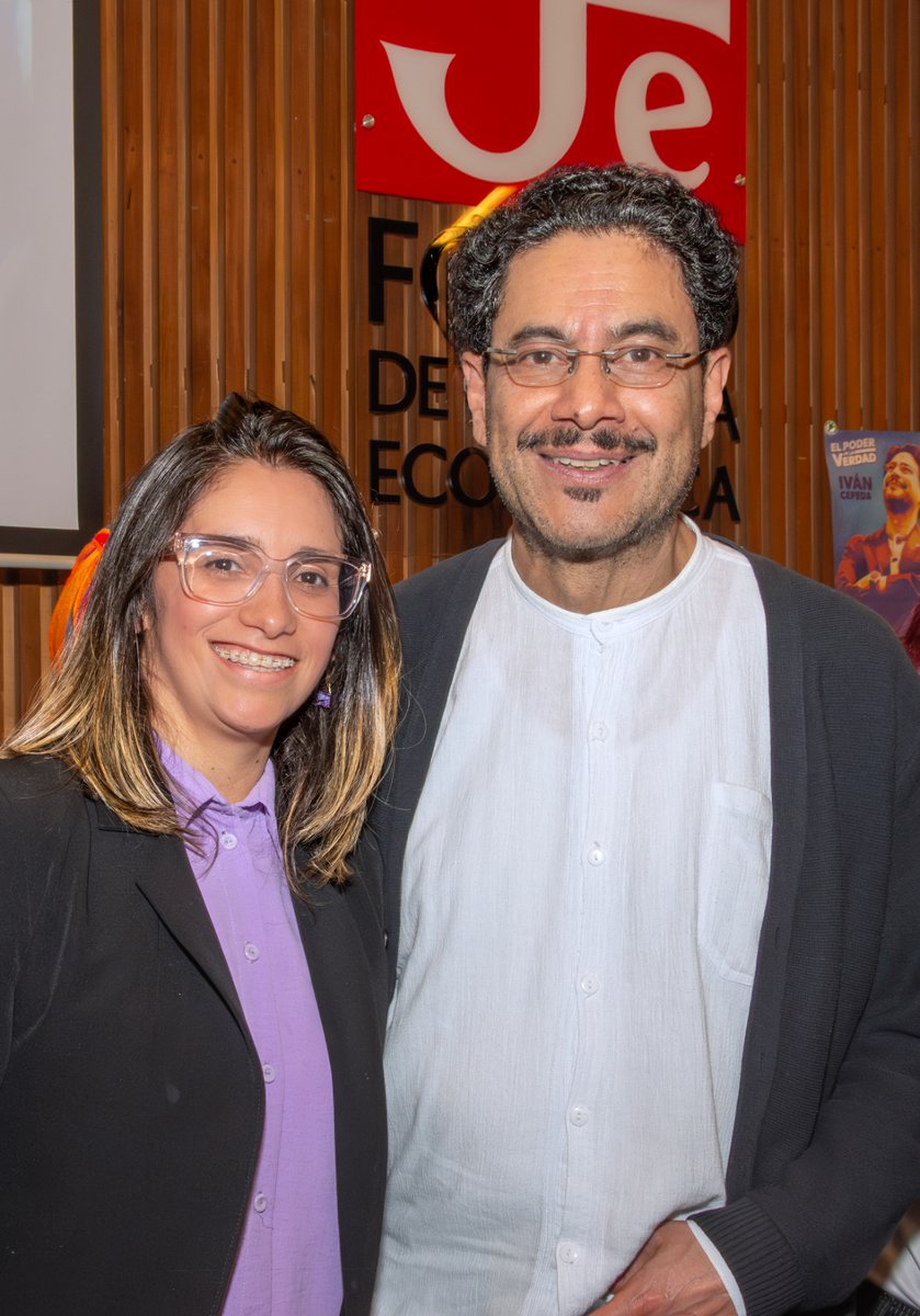 Conocí a <a href="/IvanCepedaCast/">Iván Cepeda Castro</a>  1 de mayo/2006. Días antes había enterrado a mi padre, desaparecido y asesinado. Desde 2006 soy del <a href="/Movicecol/">Movice</a> e <a href="/HijxsMemoria/">Hijos e Hijas por la Memoria y contra la Impunidad</a> Articulé feminismo a la lucha de las víctimas. Como precandidata al Senado #92 apoyo a Iván, porque #IvanNosUne