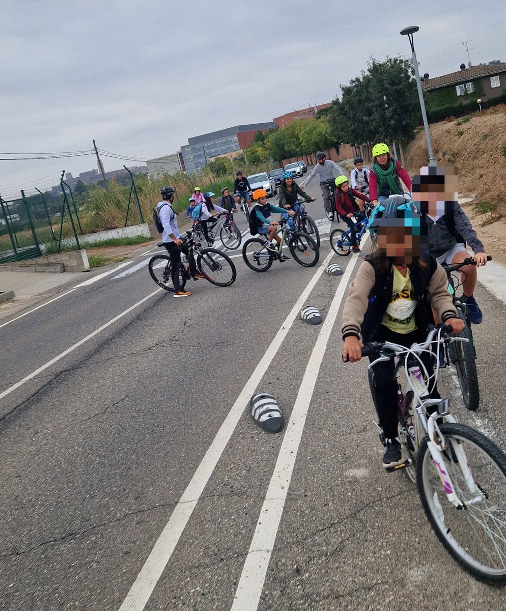 Tots els divendres seguim anant en bici a l'escola Espiga de Lleida. Encara que la <a href="/paerialleida/">Ajuntament de Lleida</a> passi de tot