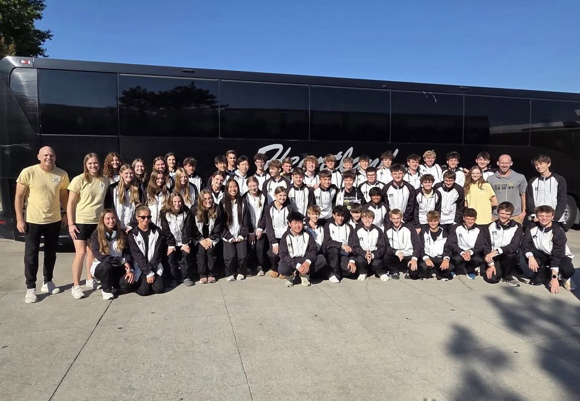 bvhs_XC's tweet photo. BVXC is off to Arkansas for Chili Pepper! @bvhs_tigers https://t.co/uXWrv04G1z