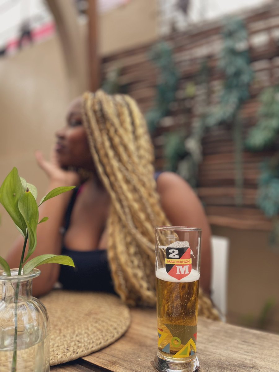 não bebemos com temperatura, bebemos com a bocaaa😌

📍a me refrescar com a melhor do mundo
#BebaComResponsabilidade🔞 #Cerveja2M
 #ANOSSAMANEIRA2M