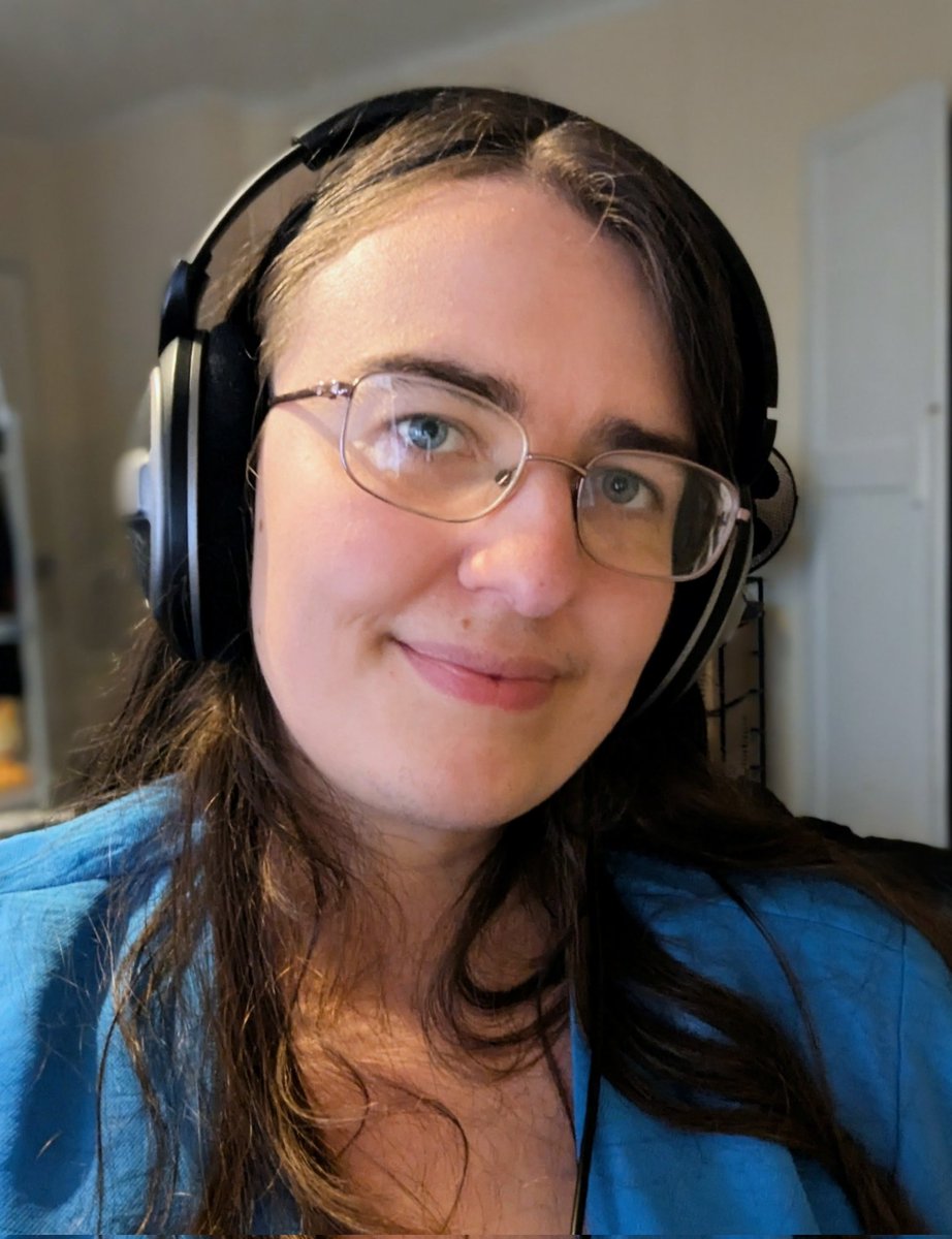 HistEdSocUK's tweet photo. A big congratulations to our Peter Gosden Fellow, @JLeeOsb, for passing her PhD viva exam today! 

Feel free to share your own #histed achievements!! https://t.co/WdVAtKJjku