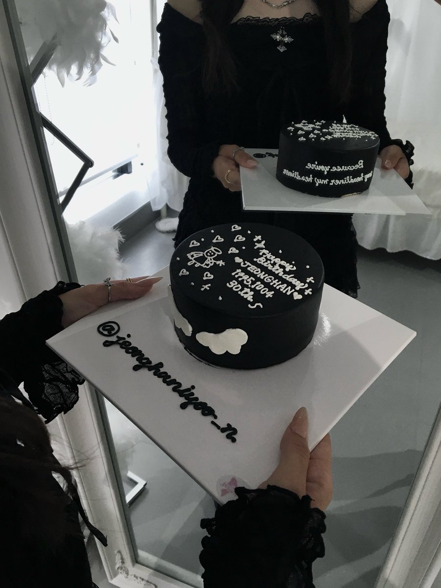 j_yooln's tweet photo. Happy JEONGHAN Day❤︎ https://t.co/3PMLsZvnRp