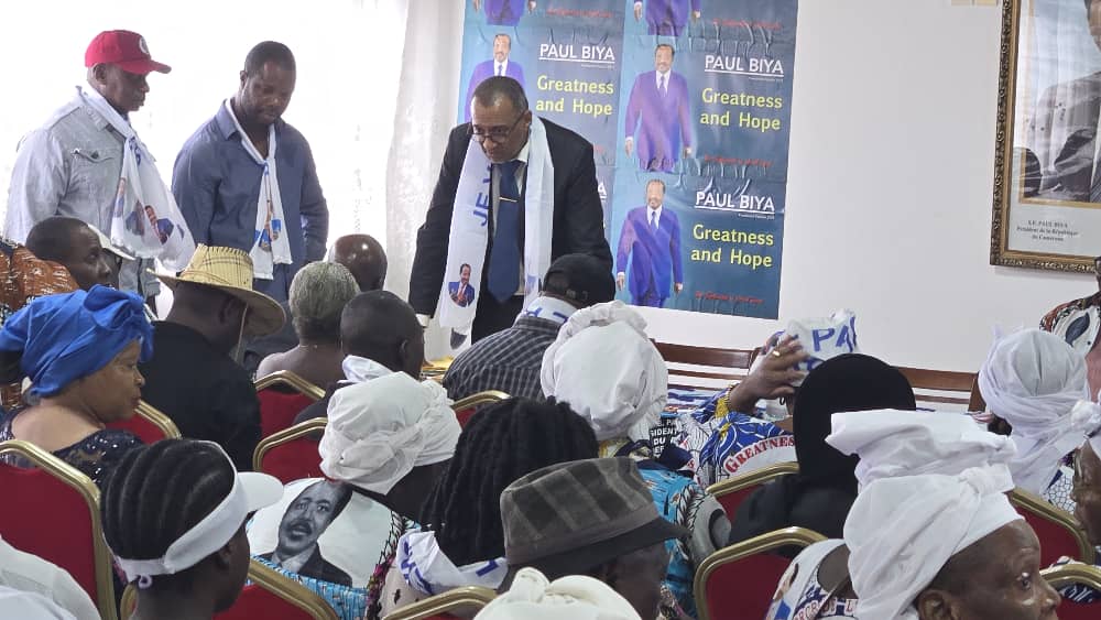 FlaubertAtangan's tweet photo. Ayons tous nos cartes d'électeur La démocratie c'est pouvoir choisir librement pour qui on vote et prendre position

#FlaubertAtangana #Rdpc #PaulBiya2025 | @Osbbke | @PR_Paul_BIYA | @PRC_Cellcom | @CabinetCivilPRC #Elections2025 https://t.co/sKP5Hscvzl