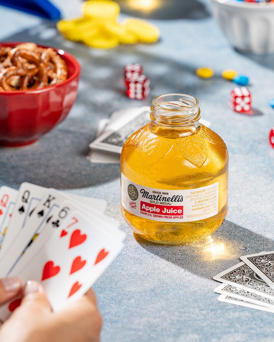 Martinelli’s Apple Juice makes game night taste like a win every time! 🏆