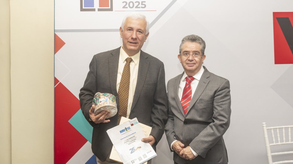 eleconomista's tweet photo. #Publirreportaje | Hoy en día, las organizaciones que están comprometidas en fortalecer día con día sus programas de integridad corporativa dan un paso adelante. Por eso, #AMITAI® y su iniciativa de #Empresas+Éticas® (E+E) premiaron a las empresas de México y Latinoamérica que resultaron con las mejores prácticas en su sexta edición. ¡Conoce las 6 compañías que obtuvieron la Certificación!
https://t.co/fBQfarsfof
#Empresas #ÉticaCorporativa #Compliance