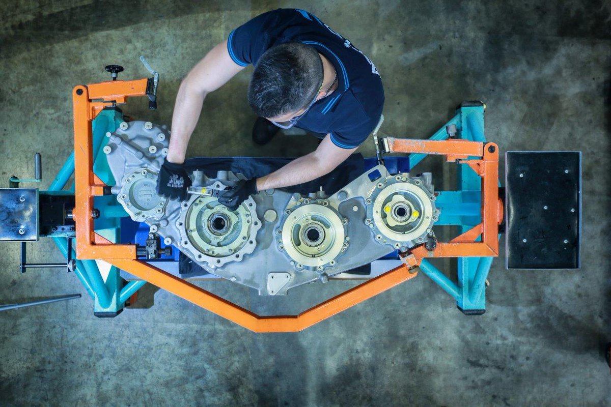 AvioAero's tweet image. This engine has been a cornerstone in aviation for decades, powering some of the most iconic aircraft in the skies.
 Can you name this engine? Hint: As Avio Aero, we work on the Accessory Drive Train and Low-Pressure Turbine.
 Amazed by the power of #engineering #weareavioaero