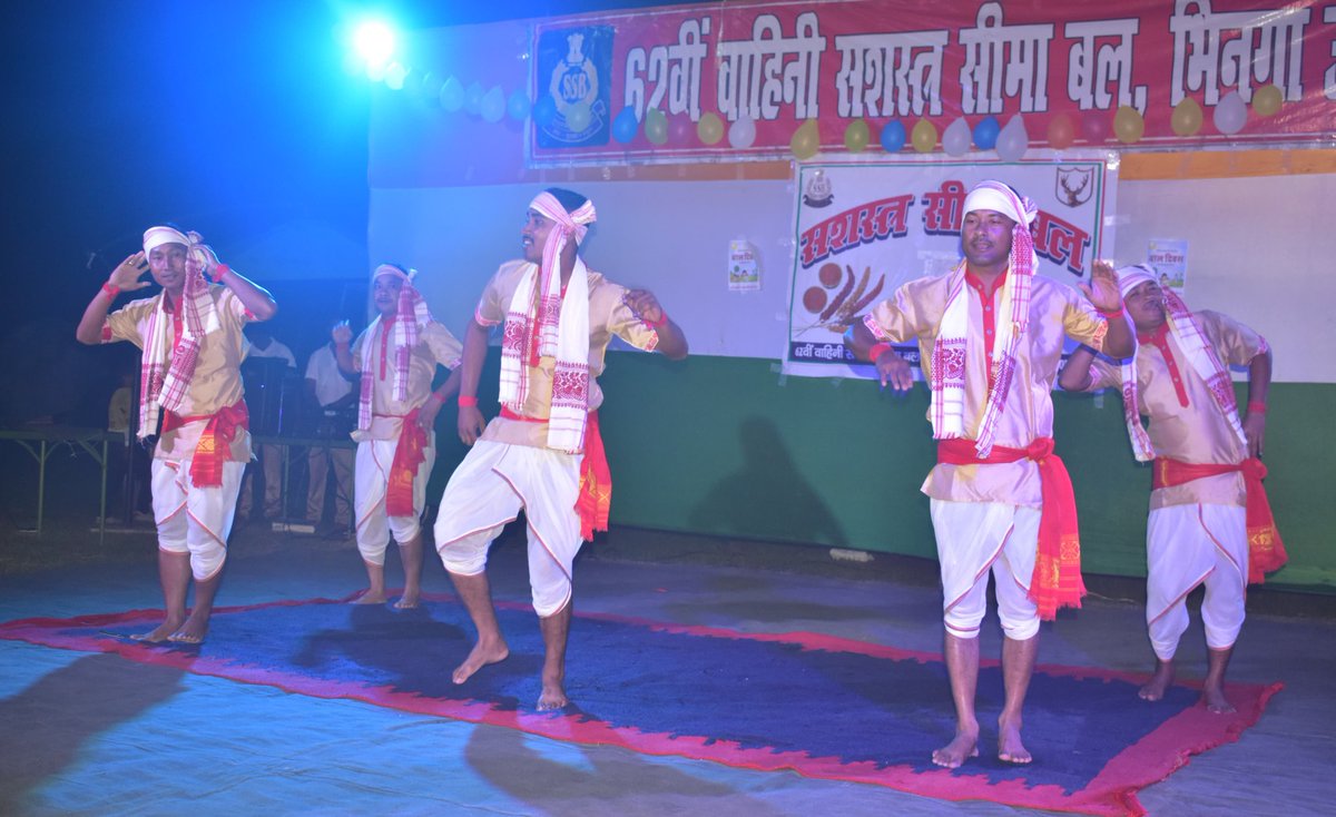 SSBFTRLUCKNOW's tweet image. “सीमा की सुरक्षा, संस्कृति की विरासत”. #सेवासुरक्षाबंधुत्व #SSB #CulturalHeritage
@PIBHomeAffairs
@SSB_INDIA