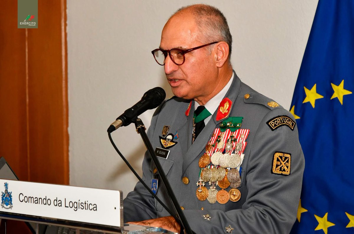 Exercito_pt's tweet photo. Hoje, o Exército assinalou, na Messe de Caxias, o 31.º Aniversário do Comando da Logística, em Sessão Solene presidida pelo General Chefe do Estado-Maior do Exército, General Eduardo Mendes Ferrão.
#ExércitoPortuguês #CmdLog https://t.co/DGpDN8FBQn