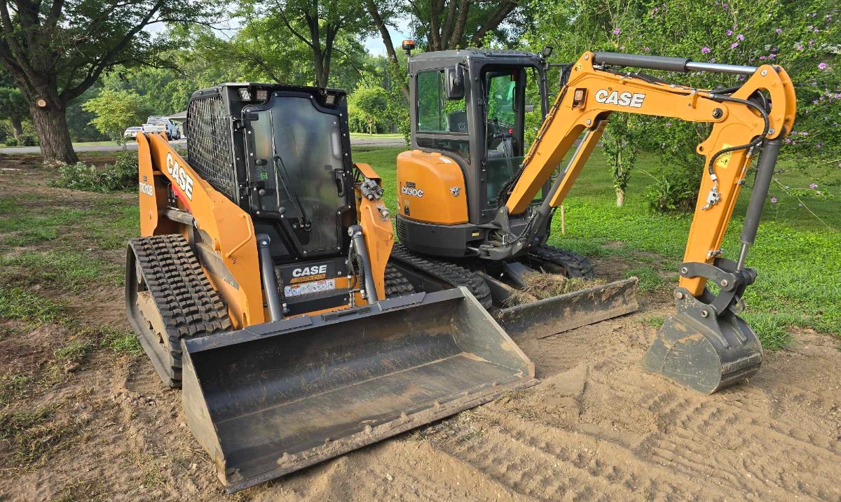 CaseCE's tweet image. A compact duo ready for the next project.

📸 Thompson Mowing and Lawncare, LLC

#caseconstruction #casefanphoto #miniexcavator #compacttrackloader #lawncare